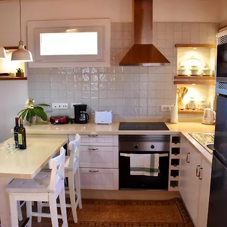 בית נופש Charming House In Icod De Vinos With Garden 70 M² איקוד דה לוס וינוס