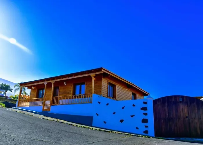 Charming House In Icod De Vinos With Garden 70 M² *