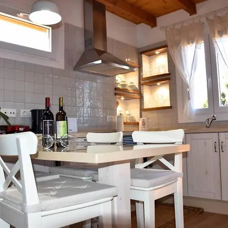 Charming House In Icod De Vinos With Garden 70 M² بيت للعطل *